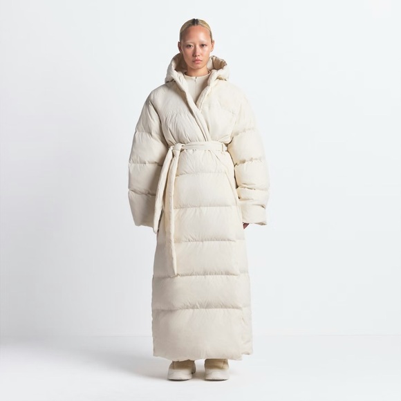 SKIMS X NORTH FACE Jackets & Blazers - BNWT SKIMS X NORTH FACE SOLD OUT CREAM BONE Women's Floor Length Puffer Coat